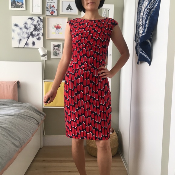 (Sold on Vinted) Jacob Fully-lined Bodycon Dress - Picture 4 of 8